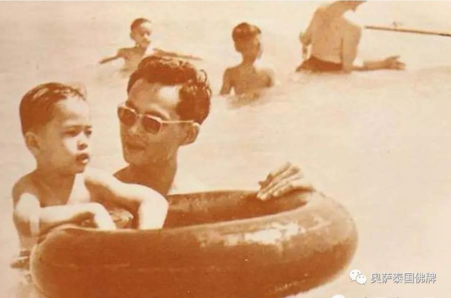 泰国九世王跟家人的那些温暖回忆-图片30