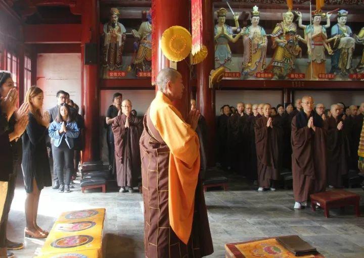 为悼念九世先皇 泰国留学生在中国南京举办诵经法会【泰国佛牌】 为悼念九世先皇 泰国留学生在中国南京举办诵经法会-图片6