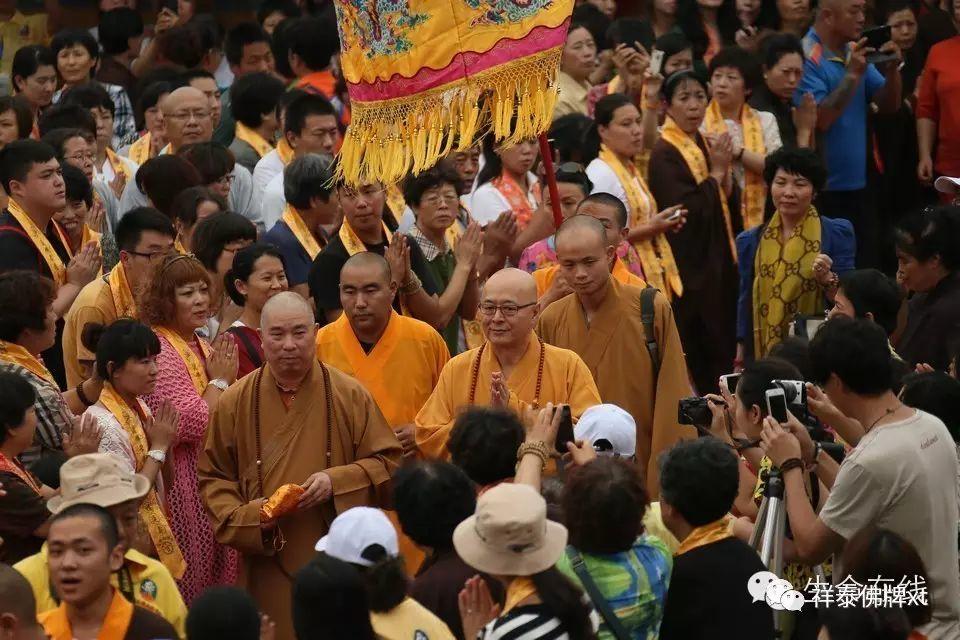 海涛法师【 这个世间到处结缘施食,你累积的功德才大 】【泰国佛牌】 海涛法师【 这个世间到处结缘施食,你累积的功德才大 】-图片6
