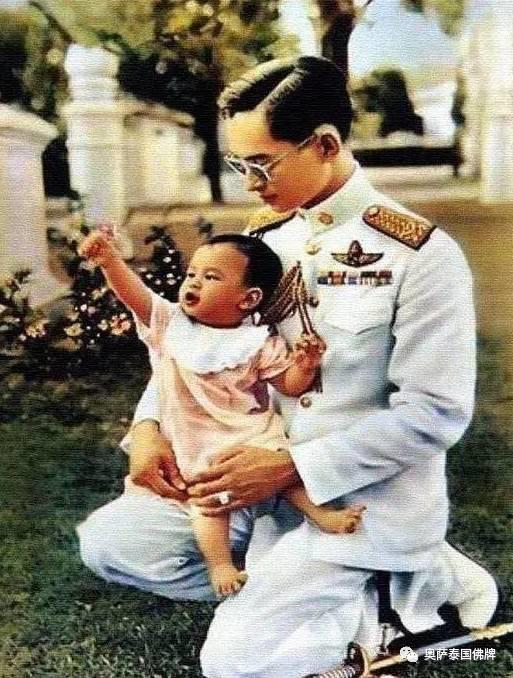 泰国九世王跟家人的那些温暖回忆-图片27