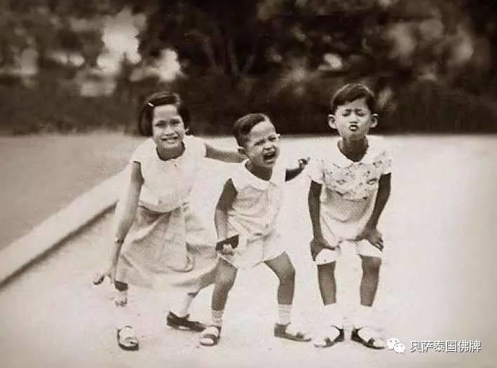 泰国九世王跟家人的那些温暖回忆-图片1