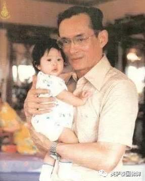 泰国九世王跟家人的那些温暖回忆-图片24