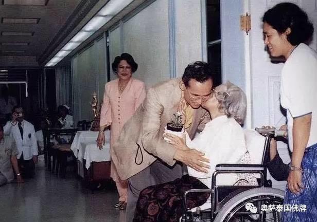泰国九世王跟家人的那些温暖回忆-图片13