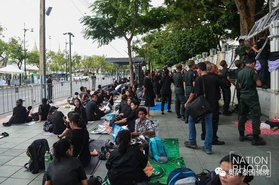 九世先皇陛下！您的子民都到了，以地为床，守护您的最后一程！-图片13