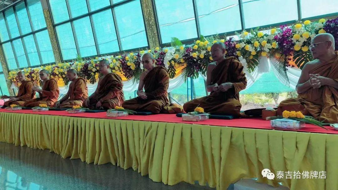 2018年10月29日完成“泰吉拾集体善信”捐大佛【泰国佛牌】