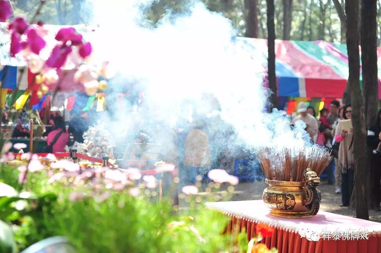 海涛法师【 这个世间到处结缘施食,你累积的功德才大 】【泰国佛牌】 海涛法师【 这个世间到处结缘施食,你累积的功德才大 】-图片18