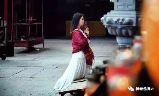 【 念佛的女人 】【泰国佛牌】