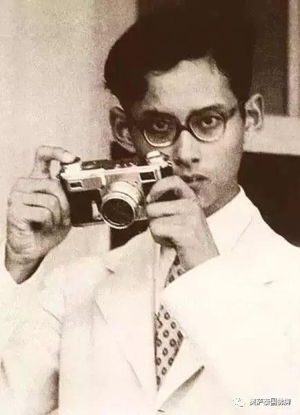 从人到“神”泰国九世皇普密蓬——泰国人称“最伟大的大帝”(上)【泰国佛牌】 从人到“神”泰国九世皇普密蓬——泰国人称“最伟大的大帝”(上)-图片6