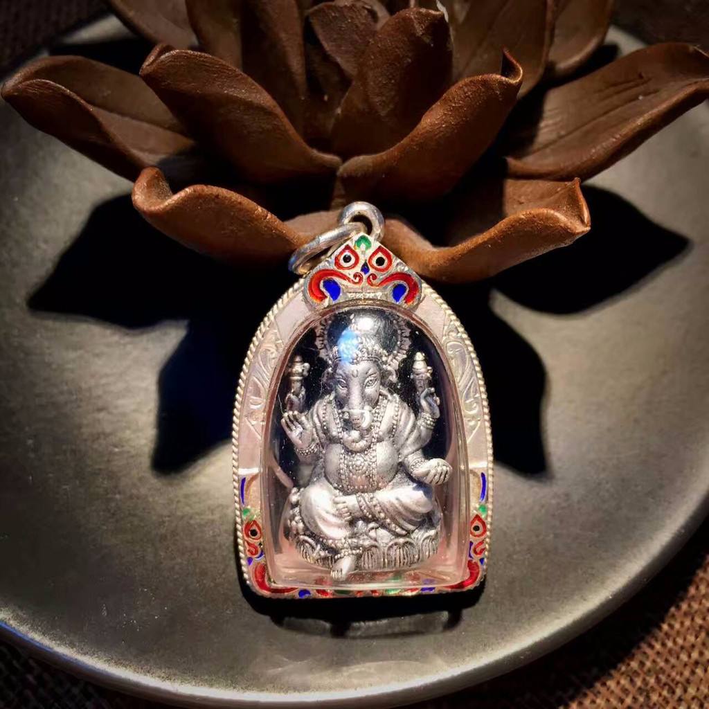 象神牌适合哪类人戴?象神佛牌功效对应的佩戴人群!