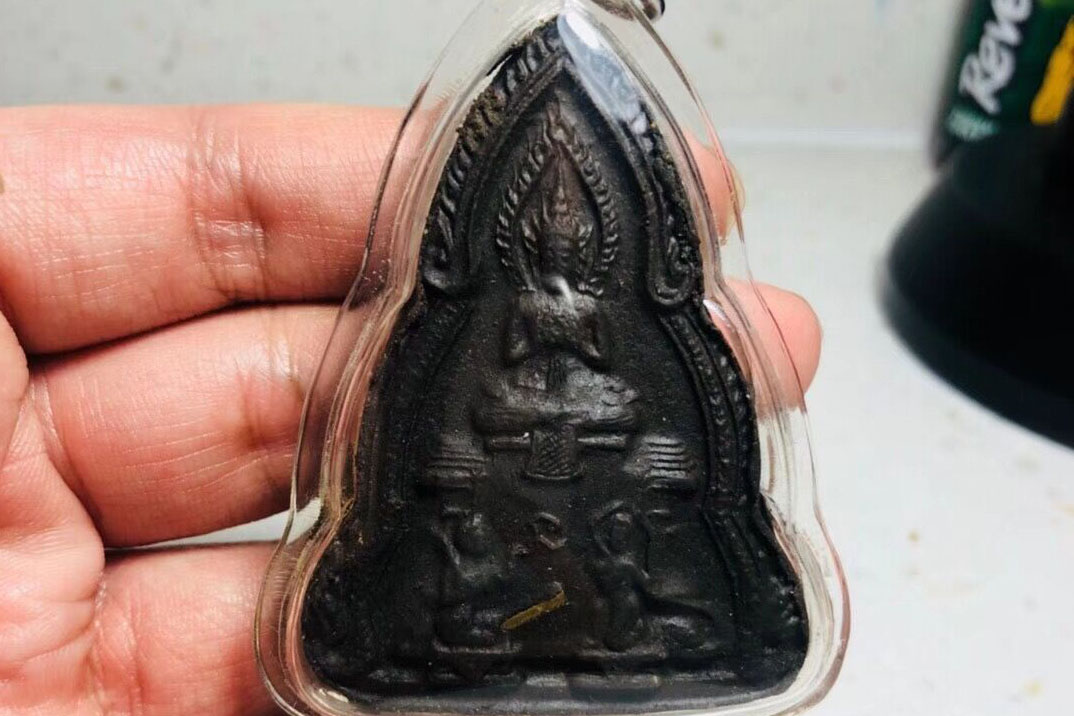 泰国佛牌知名高僧：龙婆碧纳师父帕素天神和自身像佛牌-图片2