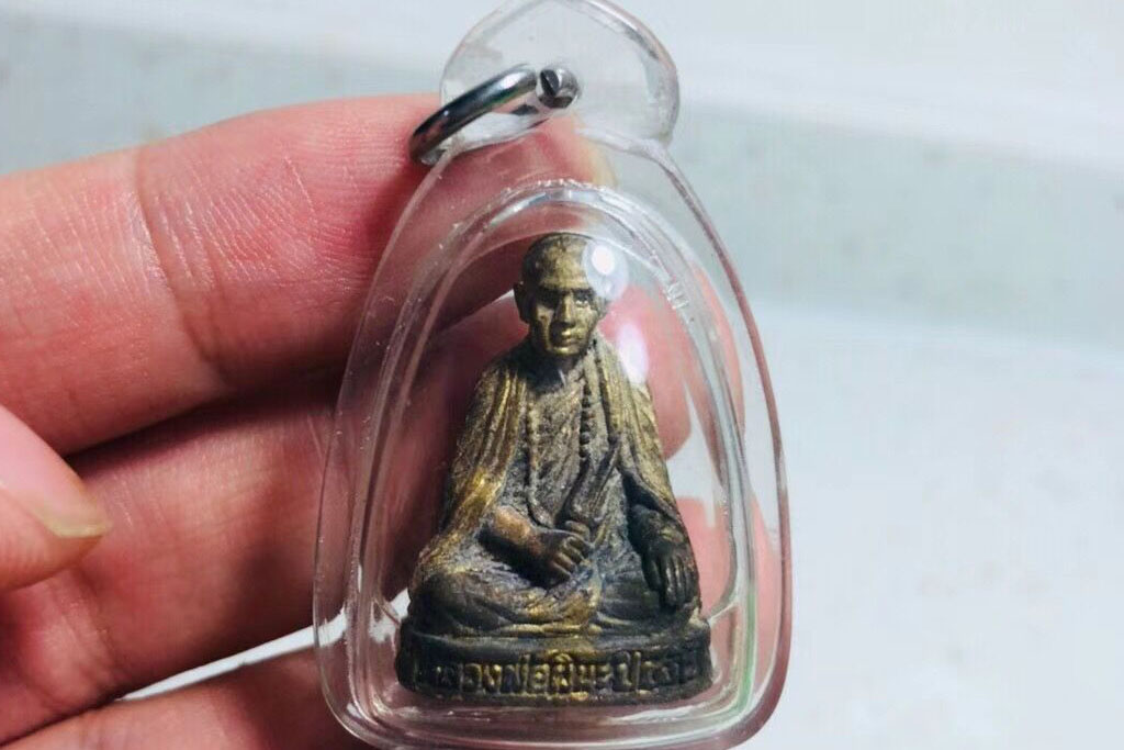 泰国佛牌知名高僧:龙婆碧纳师父帕素天神和自身像佛牌-图片4