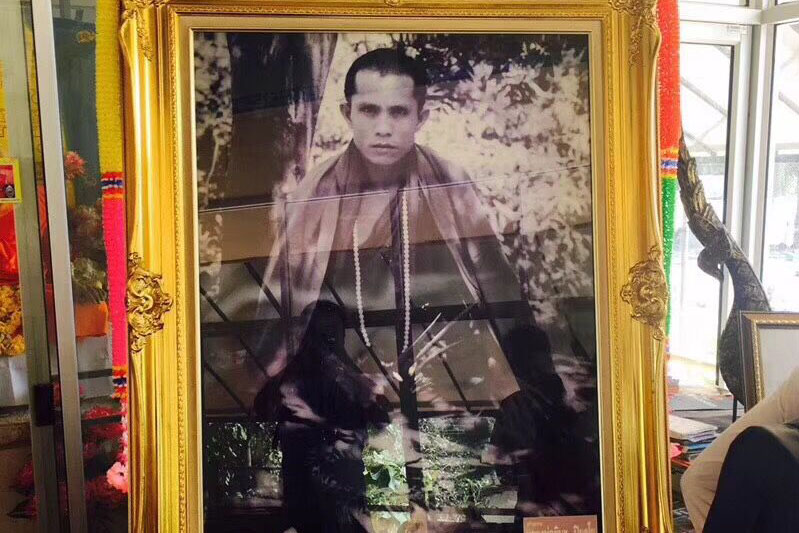 泰国佛牌知名高僧：龙婆碧纳师父帕素天神和自身像佛牌-图片1