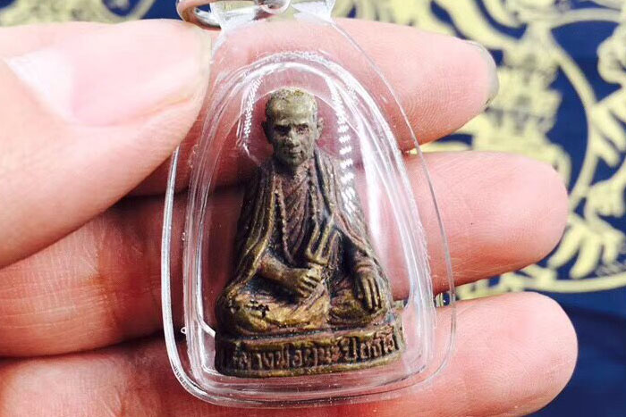 泰国佛牌知名高僧：龙婆碧纳师父帕素天神和自身像佛牌-图片4