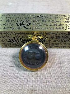 双袋钱‬自身-龙婆坤