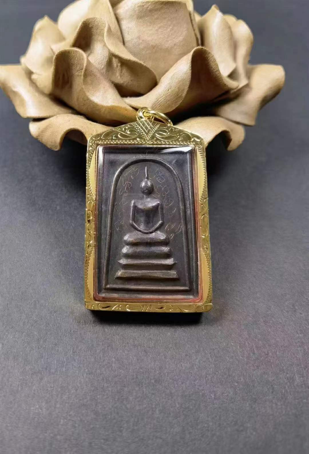 龙婆坤2517-马哈符文崇迪佛