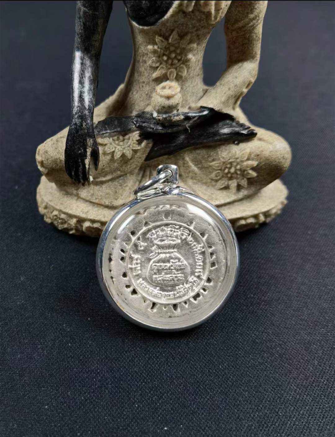 龙婆坤2539-镂空花边钱袋自身