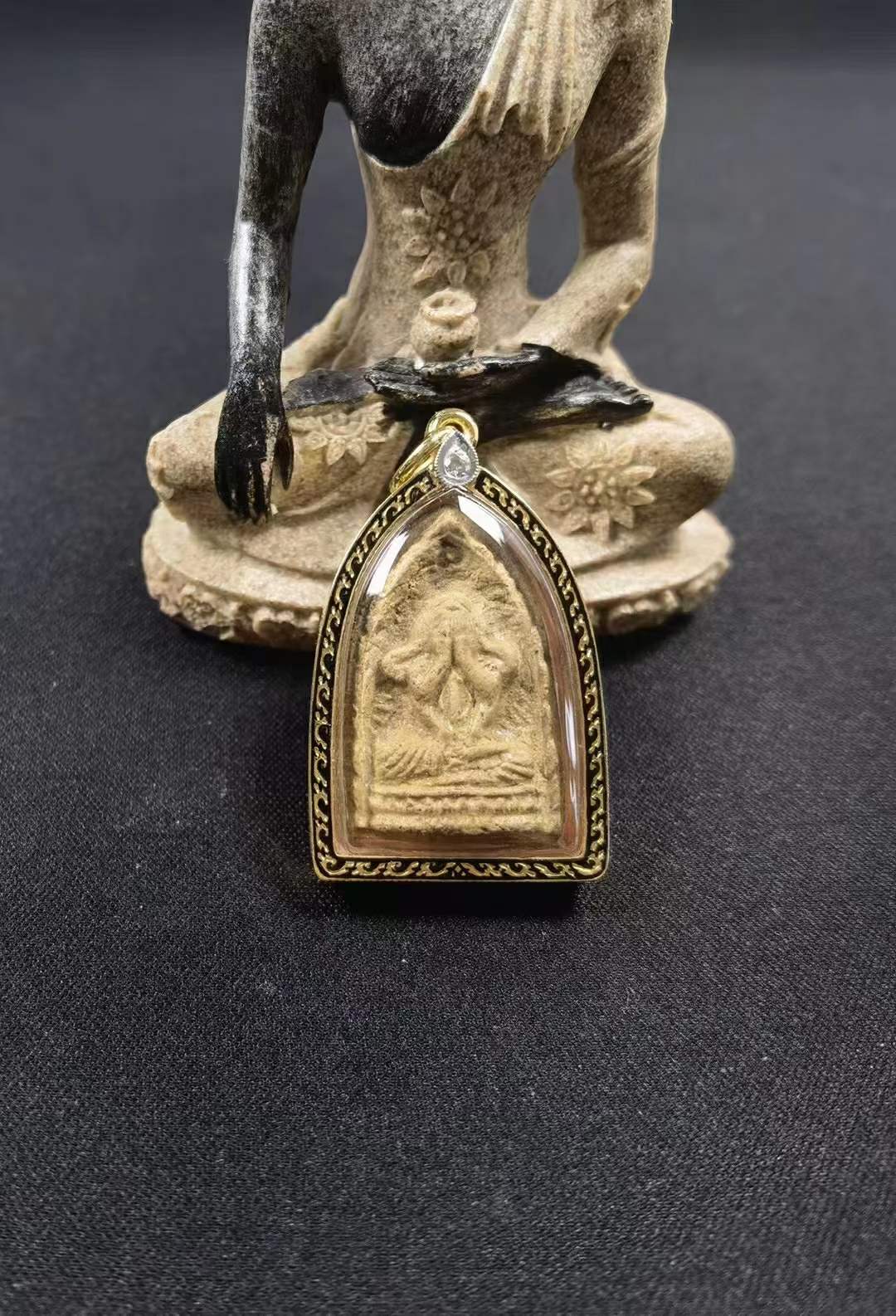 莲花六手必达佛