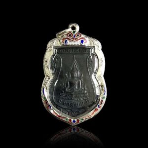 龙婆坤大师2512年的第一期金属自身