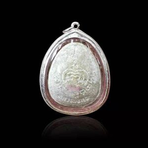 龙婆培2531年珍宝必打掩面佛