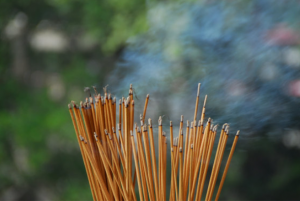 民间斩烂桃花的方法-图片1